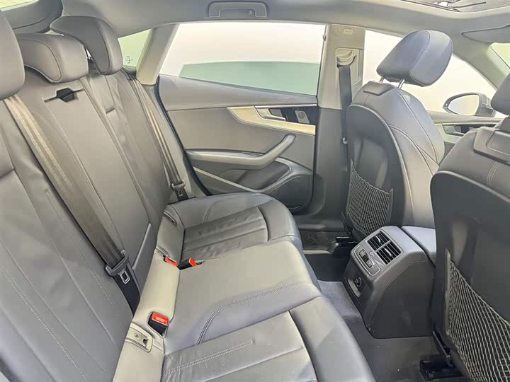 Фото 8 - Audi A5