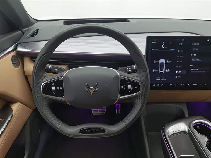 Фото 11 - BAIC Arcfox Alpha T5