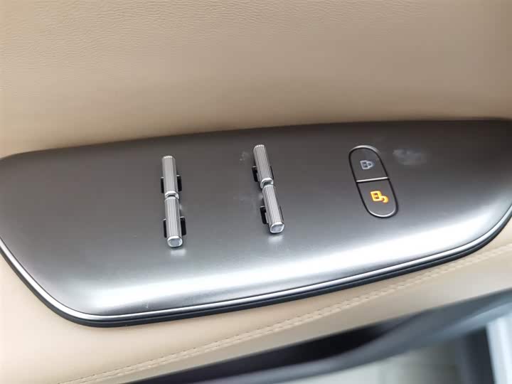 Фото 9 - BAIC Arcfox Alpha T5