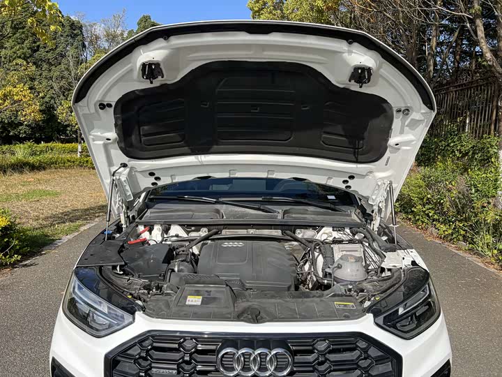 Фото 13 - Audi Q5L