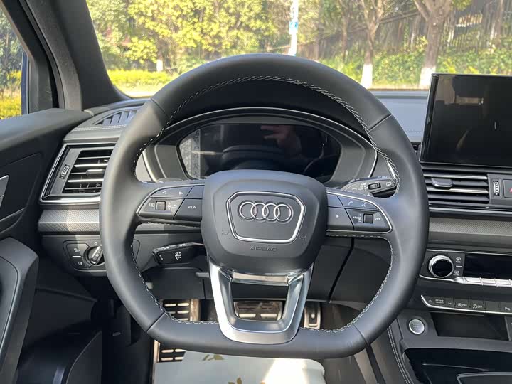 Фото 17 - Audi Q5L