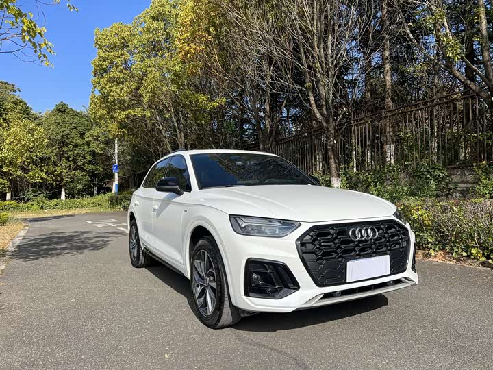 Фото 3 - Audi Q5L