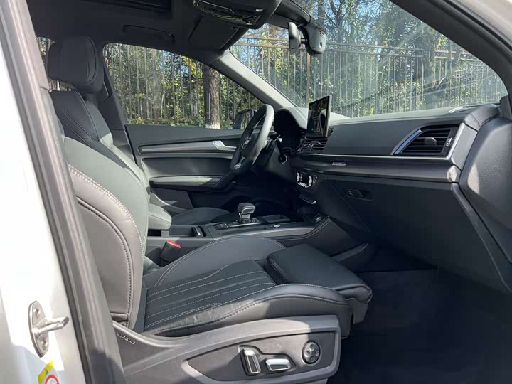 Фото 4 - Audi Q5L