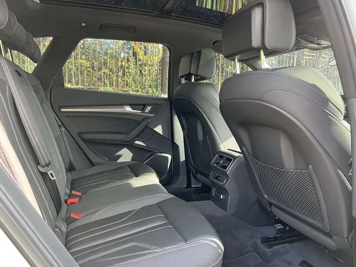 Фото 5 - Audi Q5L