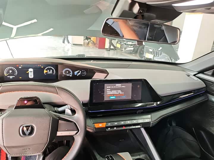 Фото 10 - Changan UNI-V