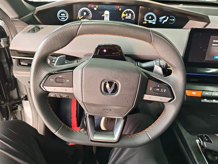 Фото 11 - Changan UNI-V