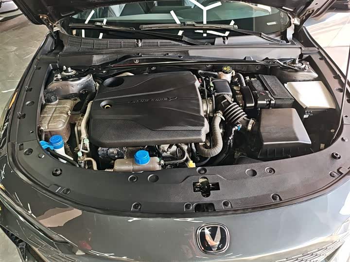 Фото 20 - Changan UNI-V