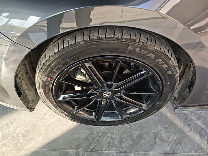 Фото 23 - Changan UNI-V