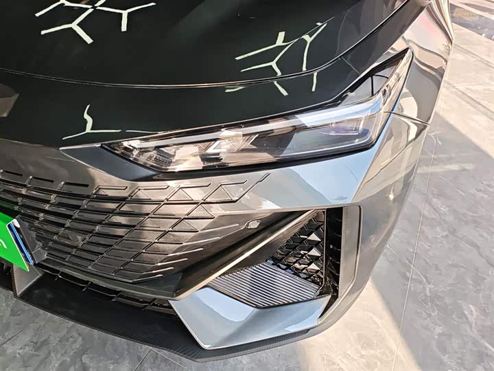 Фото 24 - Changan UNI-V