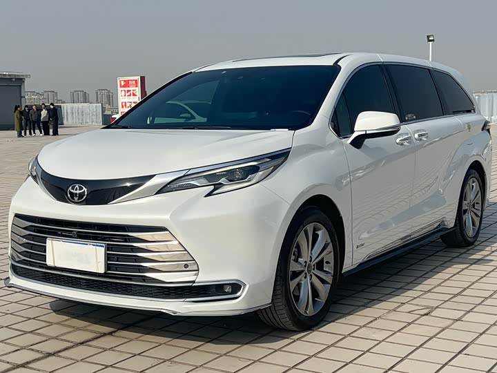 Фото 2 - Toyota Sienna