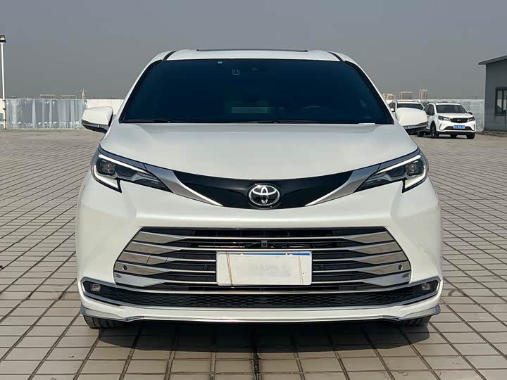 Фото 3 - Toyota Sienna