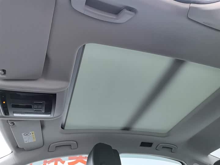 Фото 14 - Volkswagen Passat