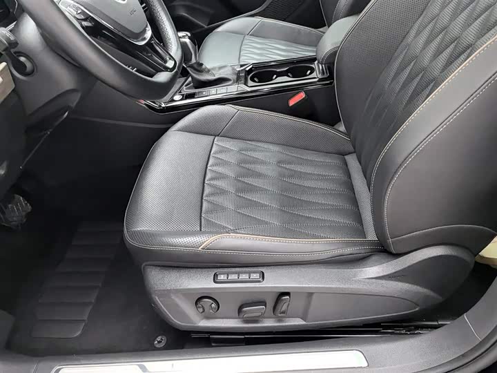 Фото 20 - Volkswagen Passat