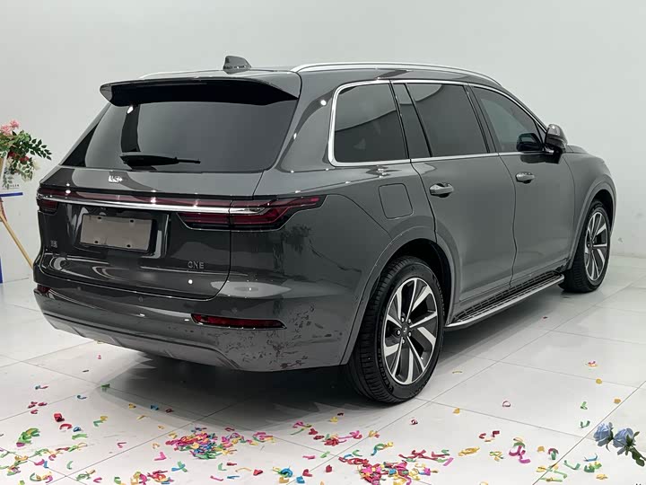 Фото 6 - LiXiang One