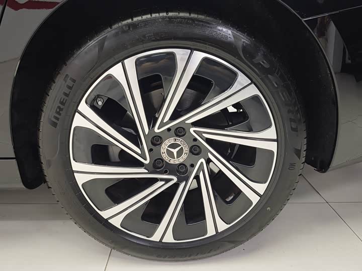 Фото 12 - Mercedes-Benz E-Class