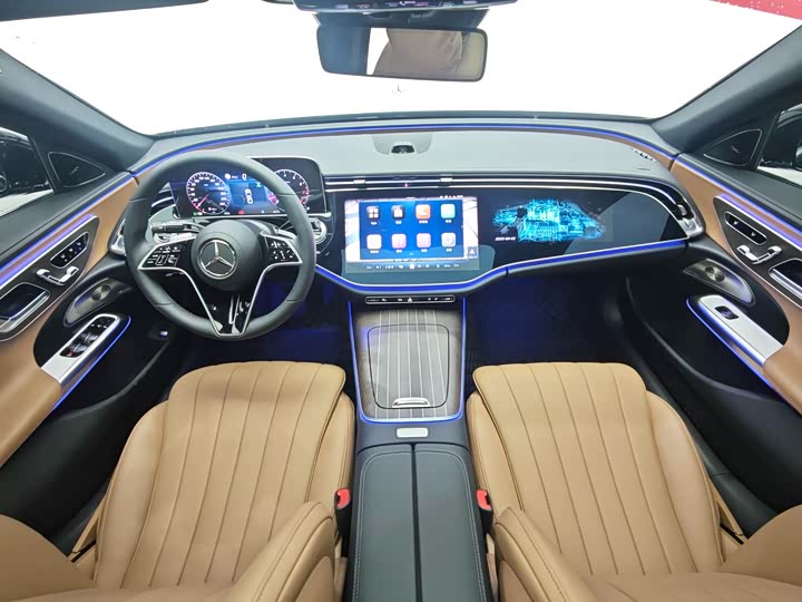 Фото 7 - Mercedes-Benz E-Class