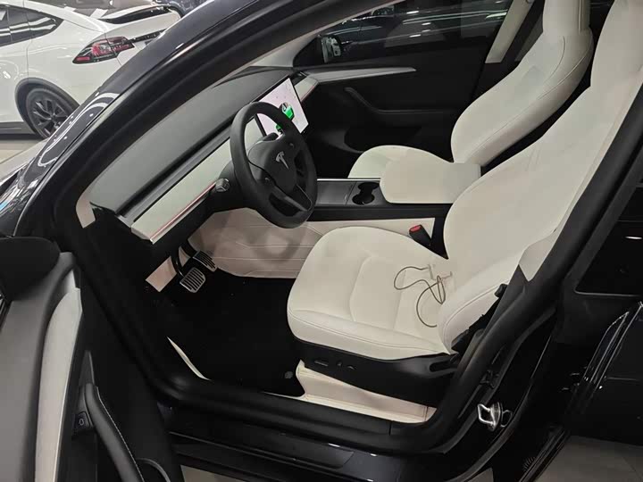 Фото 15 - Tesla Model Y