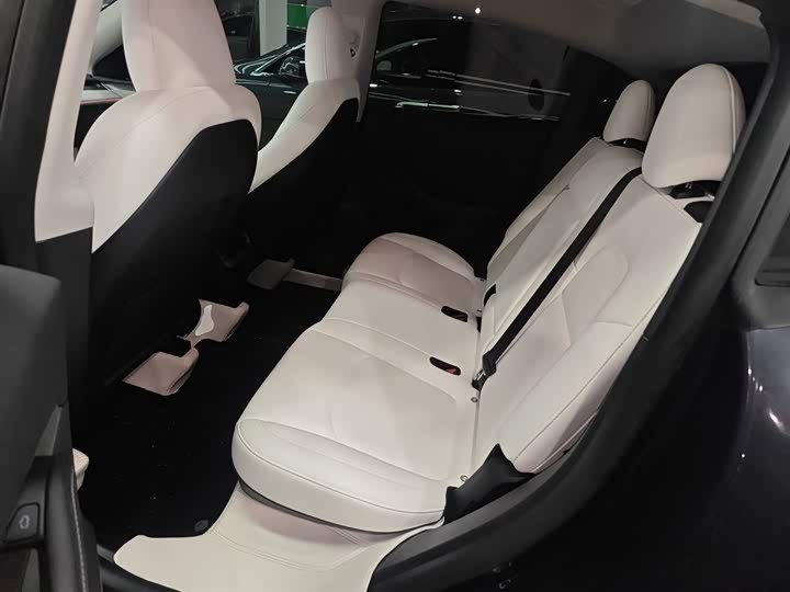 Фото 17 - Tesla Model Y