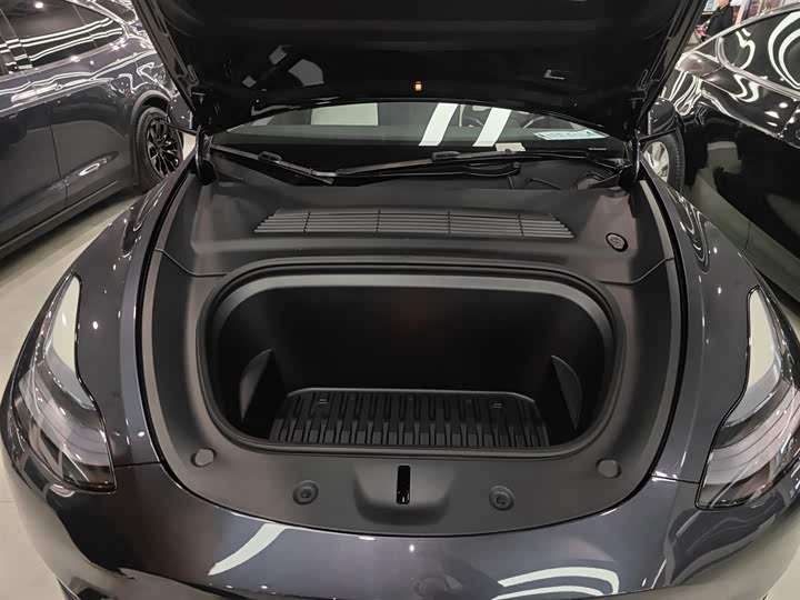 Фото 20 - Tesla Model Y