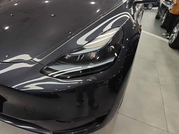 Фото 24 - Tesla Model Y