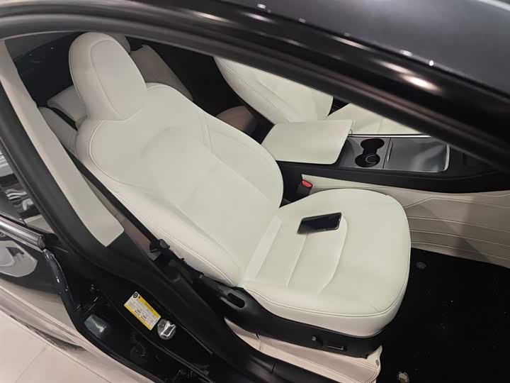 Фото 25 - Tesla Model Y