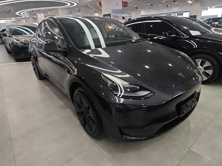 Фото 4 - Tesla Model Y