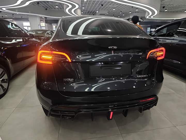 Фото 6 - Tesla Model Y