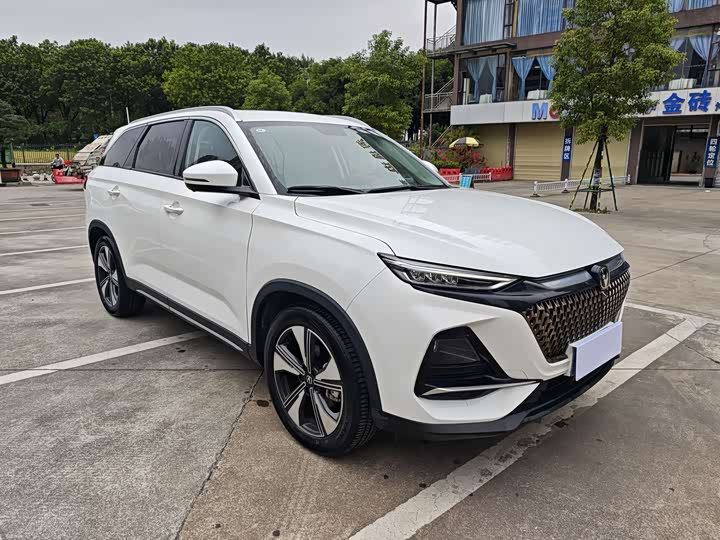 Фото 3 - Changan X7 Plus