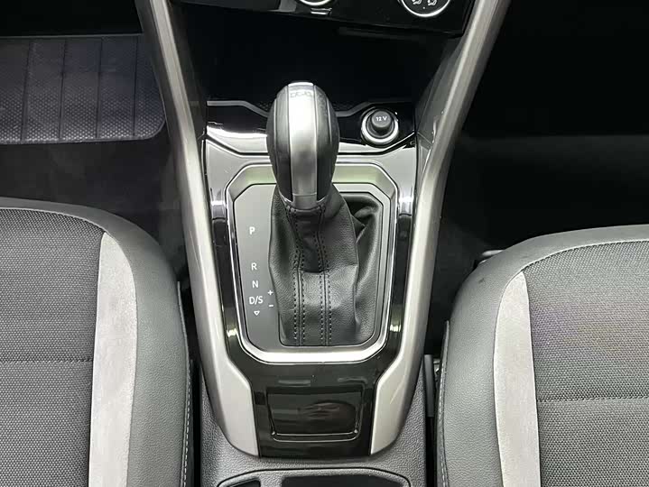 Фото 11 - Volkswagen T-Roc