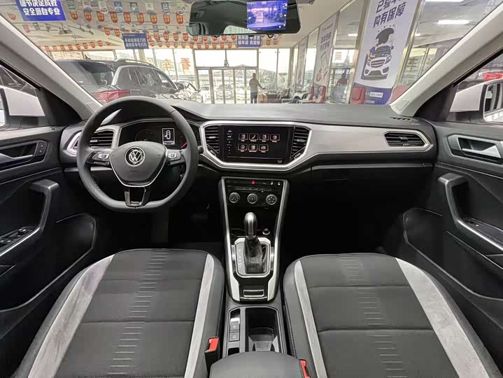 Фото 9 - Volkswagen T-Roc