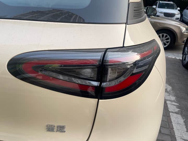 Фото 15 - Geely Galaxy Geome