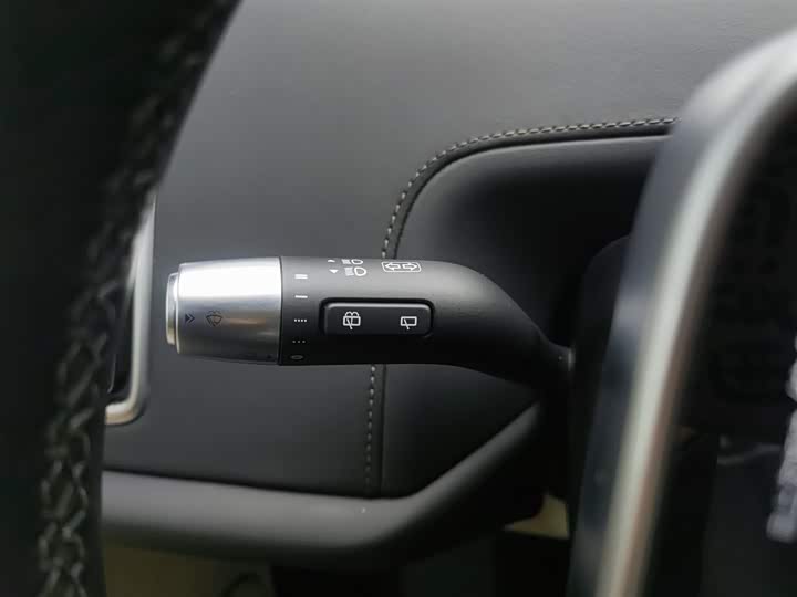 Фото 21 - LiXiang L9