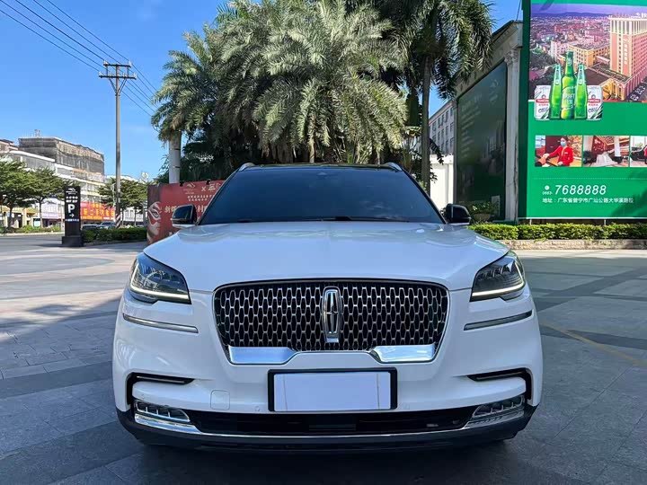 Фото 2 - Lincoln Aviator