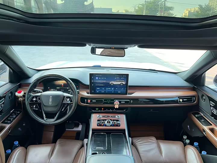 Фото 3 - Lincoln Aviator