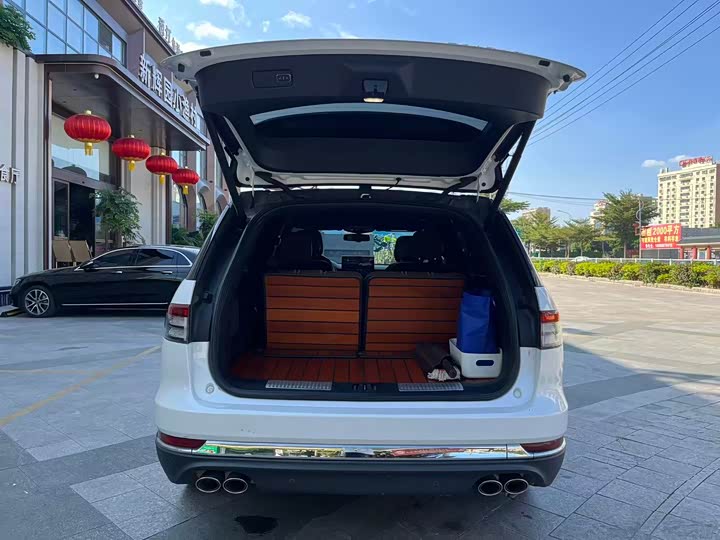 Фото 8 - Lincoln Aviator