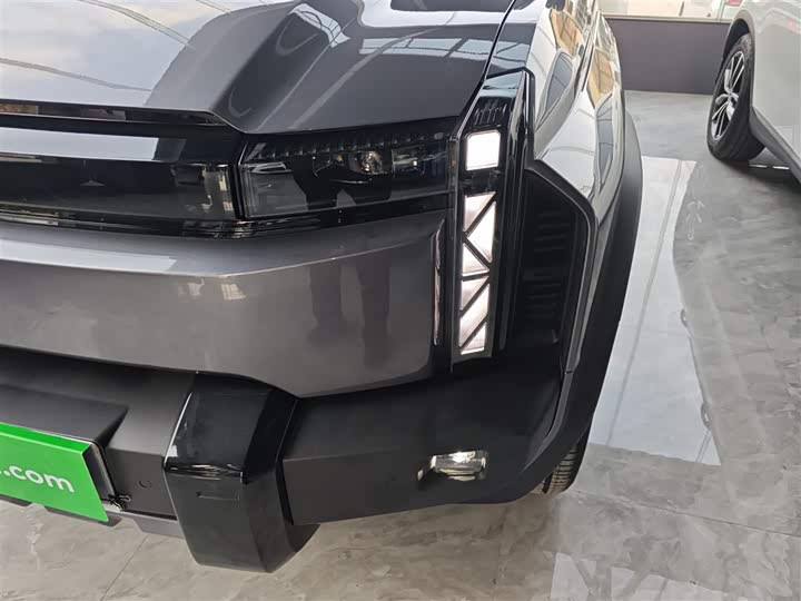 Фото 24 - Chery iCar 03T