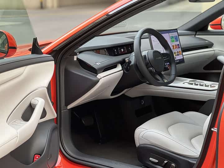 Фото 12 - Xiaomi SU7