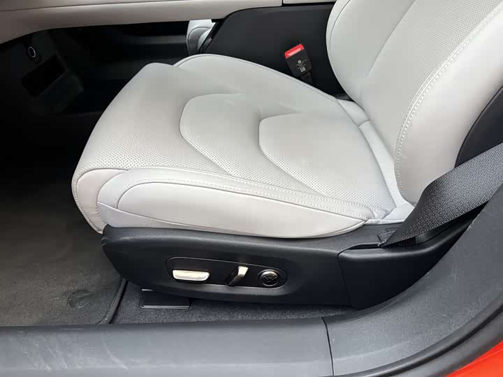 Фото 16 - Xiaomi SU7