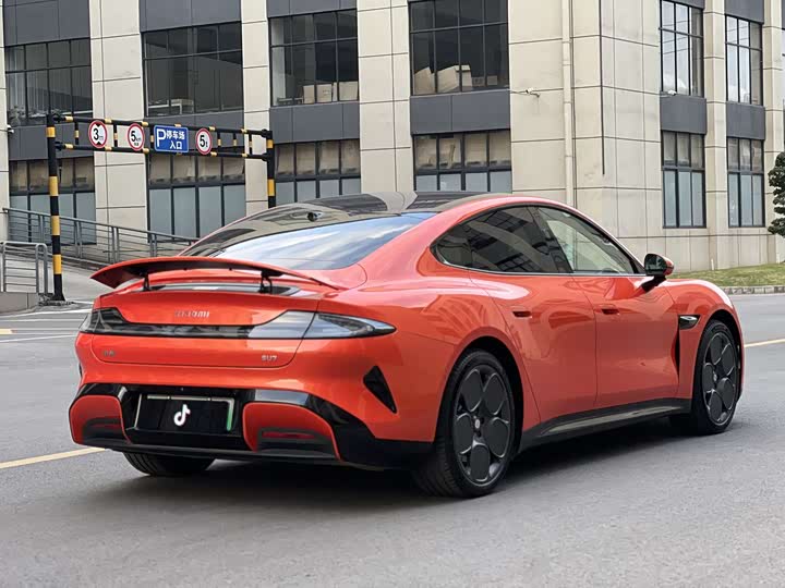 Фото 26 - Xiaomi SU7