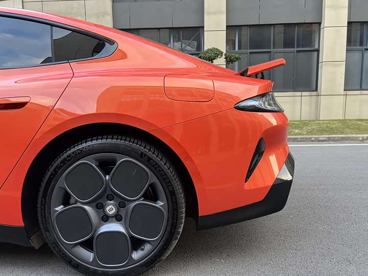 Фото 30 - Xiaomi SU7