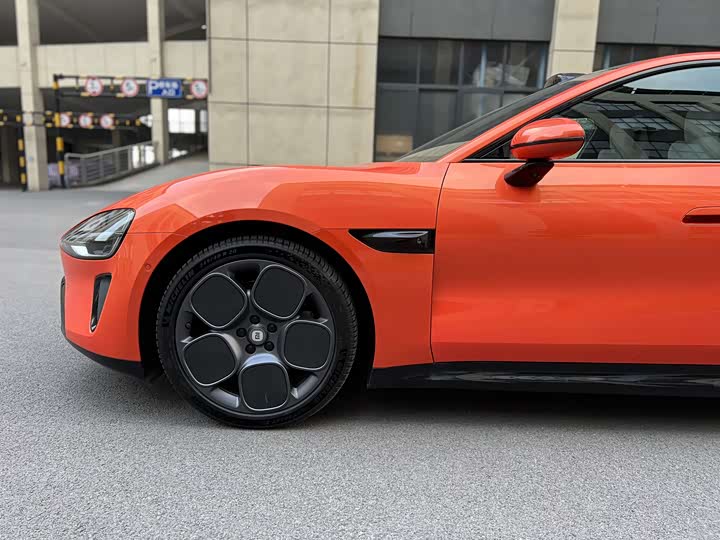 Фото 4 - Xiaomi SU7