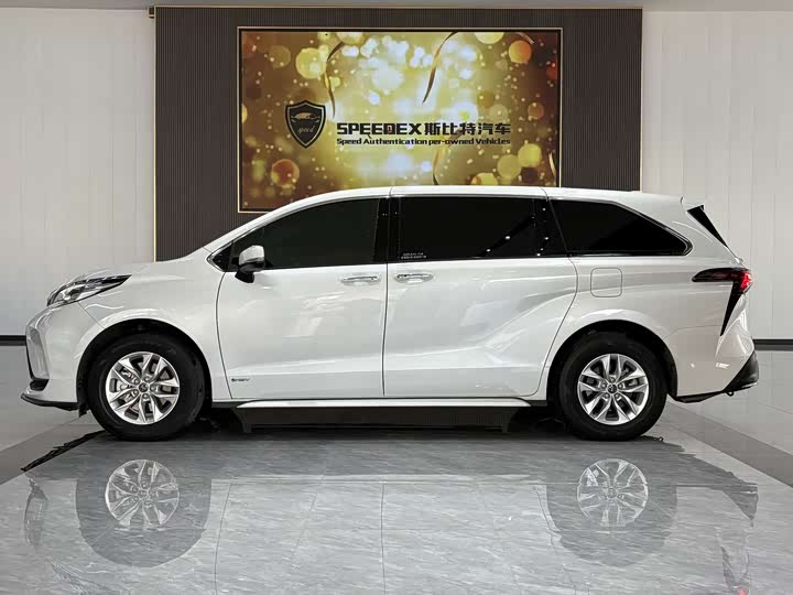 Фото 17 - Toyota Granvia