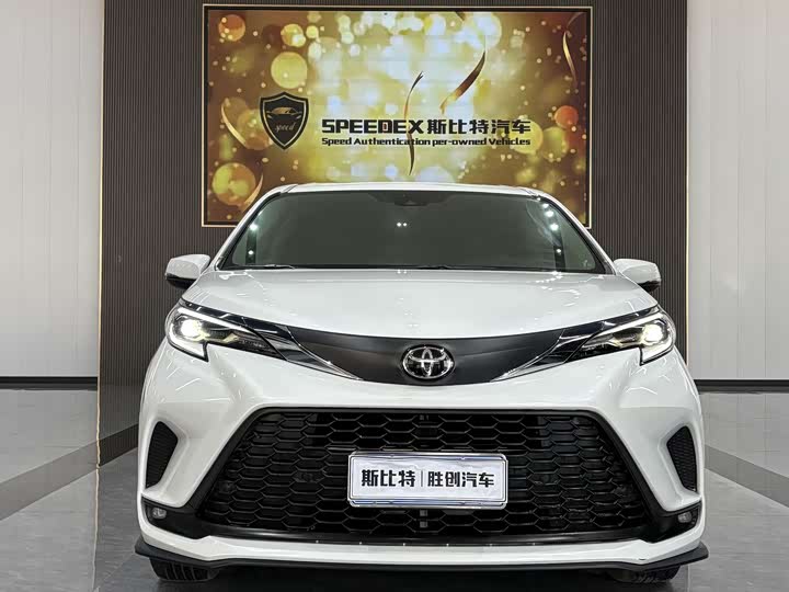 Фото 2 - Toyota Granvia