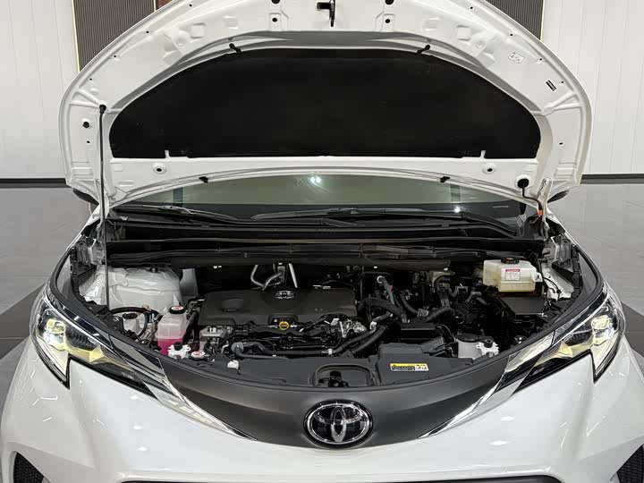 Фото 3 - Toyota Granvia