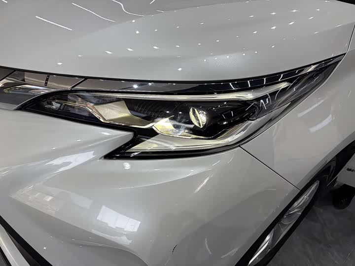 Фото 4 - Toyota Granvia