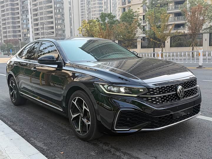 Фото 3 - Volkswagen Passat