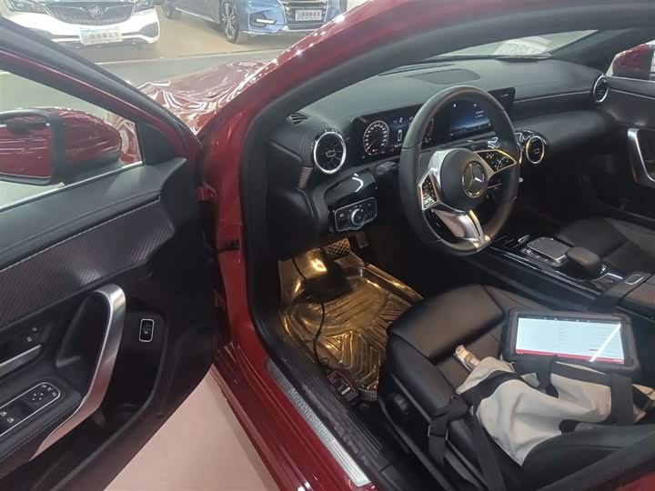 Фото 16 - Mercedes-Benz A-Class