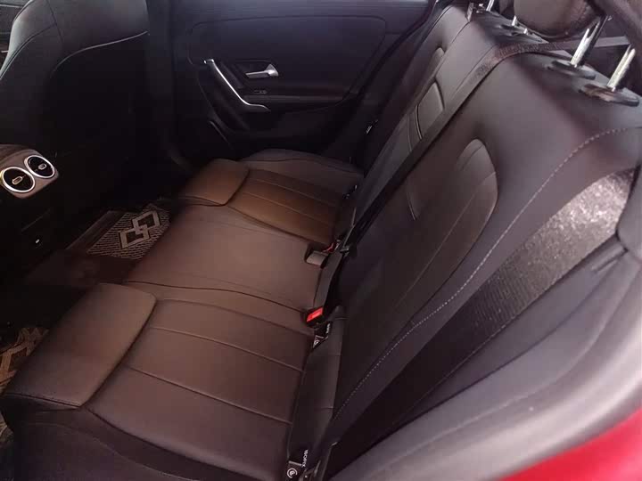 Фото 17 - Mercedes-Benz A-Class