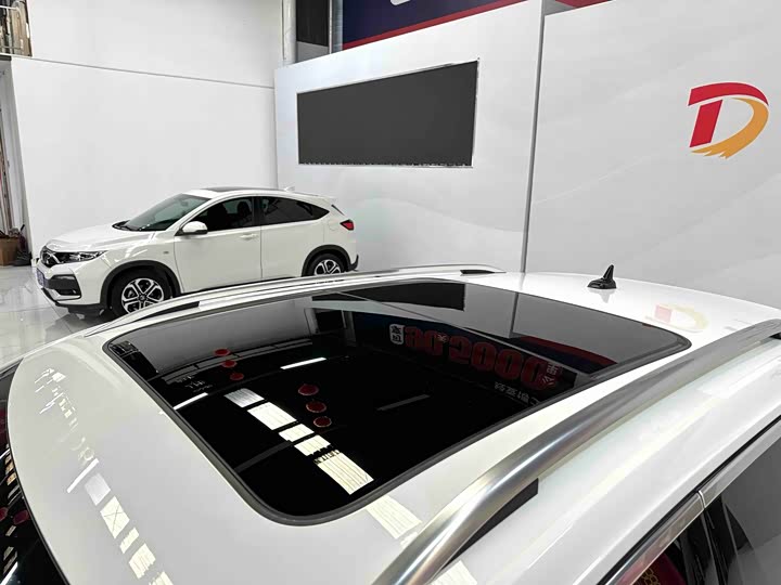 Фото 13 - Volkswagen T-Roc