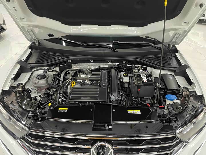 Фото 18 - Volkswagen T-Roc